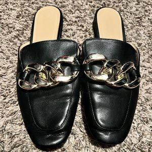 XOXO Franceen Flat Mules Size 9 Black with Gold Chain